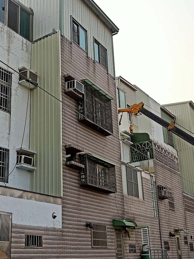 台南外牆穿鐵皮